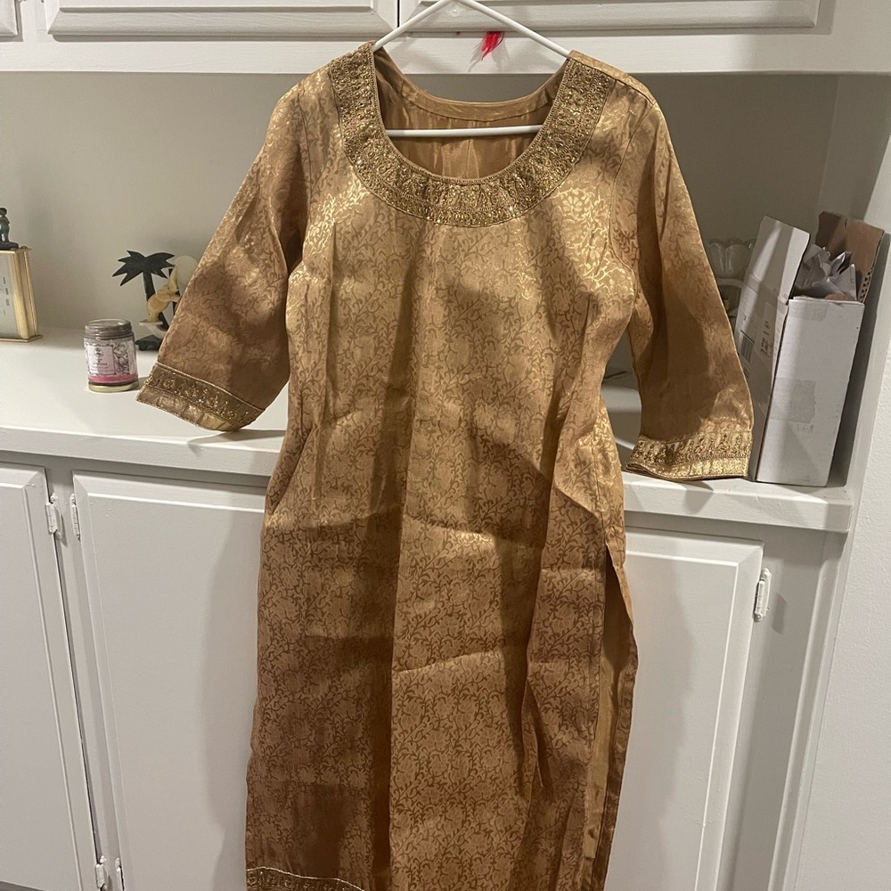 STYLUS Gold Patterned Dress
